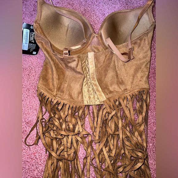 Spirit Halloween Native Top - Picture 2 of 3